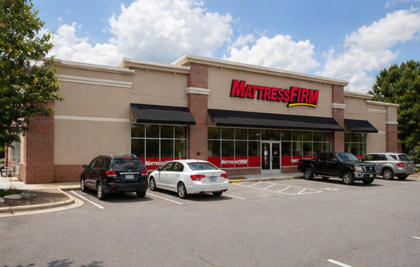 More Photos Of 920 Hanes Mall Blvd, Winston-Salem Freestanding For Sale