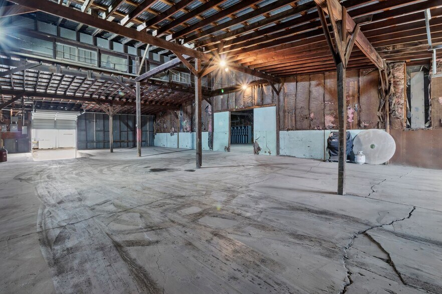 More Photos Of 1301 S 6th St, Noblesville Manufacturing For Sale