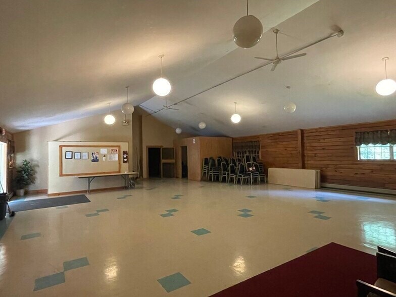 More Photos Of 1076 Roaring Brook, Conway Trailer Camper Park For Sale