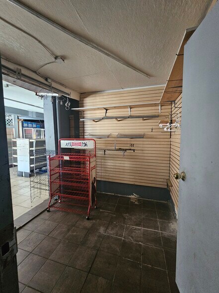 More Photos Of 2324 Two Notch Rd, Columbia Freestanding For Sale