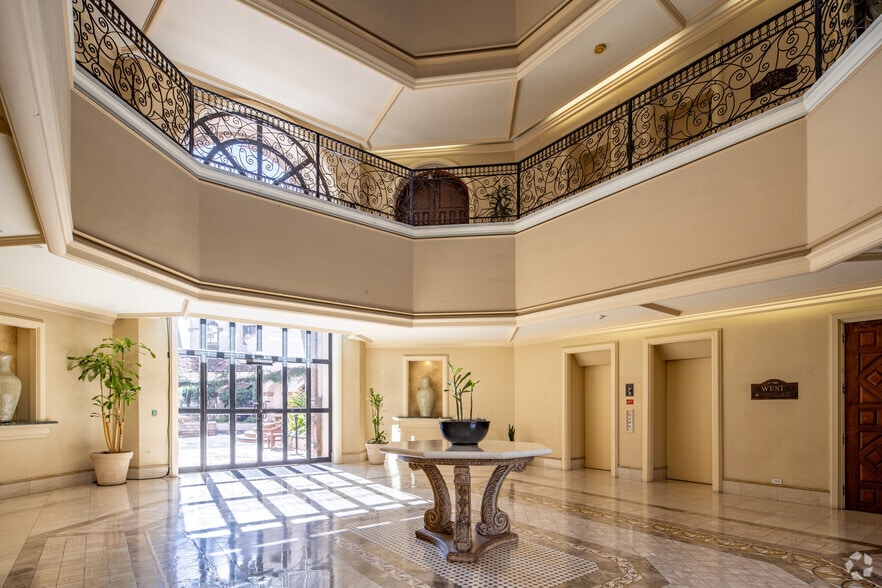 More Photos Of 1901 Newport Blvd, Costa Mesa Medical For Lease