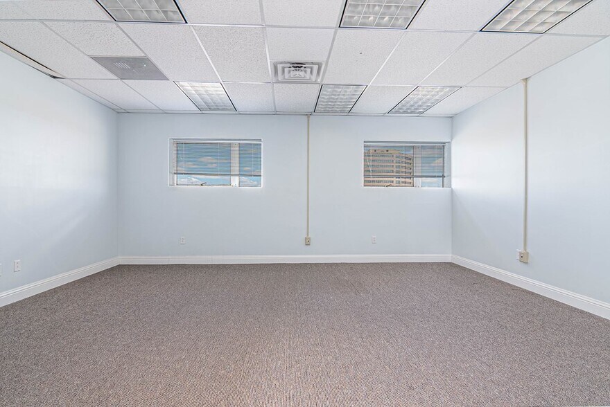 More Photos Of 200 W Illinois Ave, Midland Office For Sale