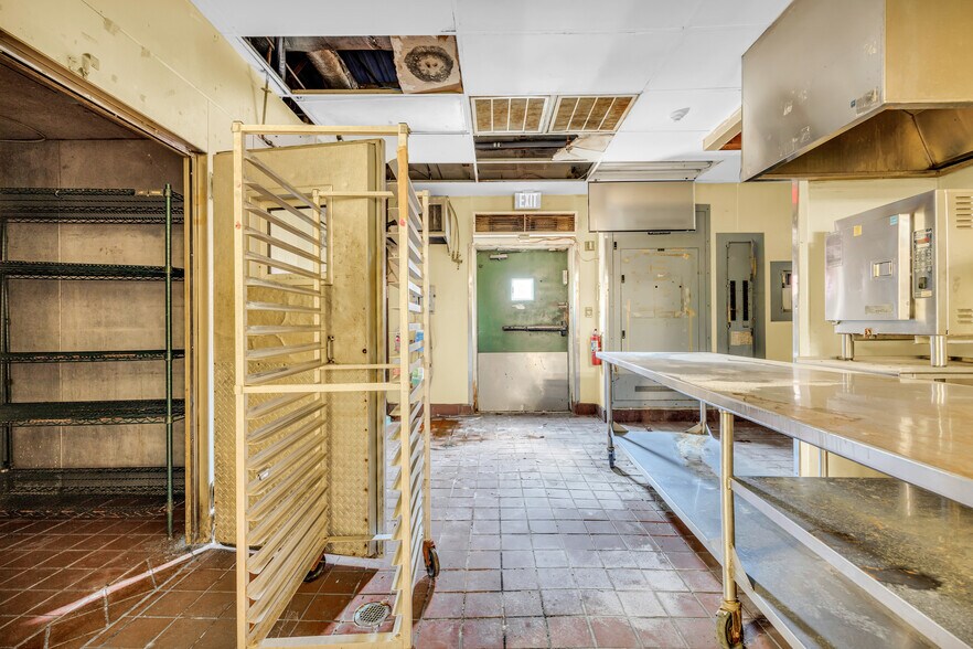 More Photos Of 1589 Big a Rd, Toccoa Flex For Sale