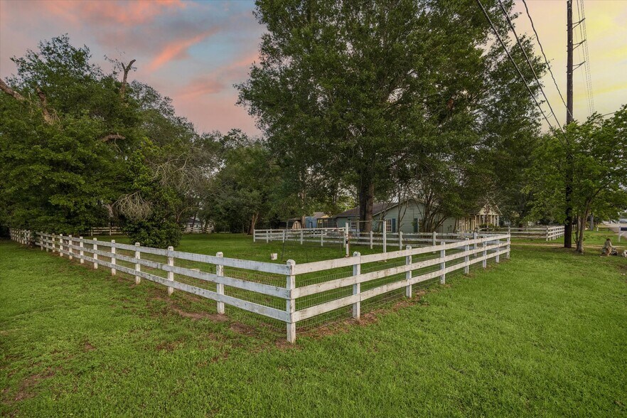 More Photos Of 30315 2nd St., Fulshear Land For Sale