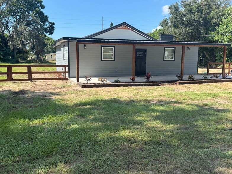 Primary Photo Of 136 Jack Pine St, Lake Wales Specialty For Sale