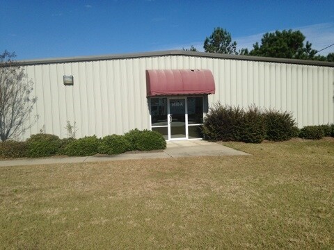 Primary Photo Of 1418 Harbin Cir, Valdosta Warehouse For Lease