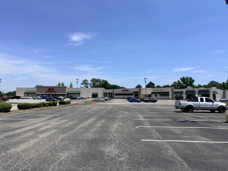 More Photos Of 700 US Highway 301 E, Wilson Freestanding For Lease