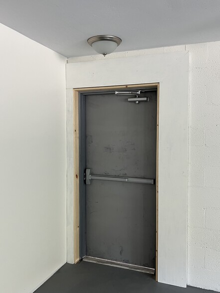 More Photos Of 48017 Highway 58, Oakridge Storefront For Sale