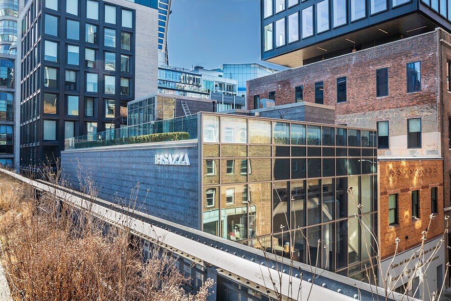 More Photos Of 508 W 20th St, New York Storefront For Lease