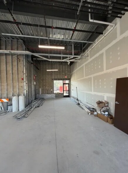 More Photos Of 1760 E Auburn Rd, Rochester Apartments For Lease