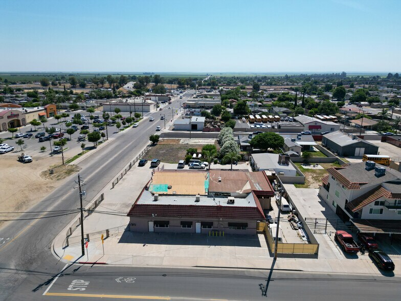 More Photos Of 425 W Perkins Ave, McFarland Fast Food For Sale