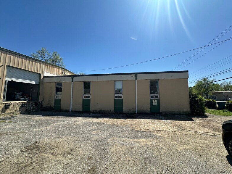 More Photos Of 3314 Millbranch Rd, Memphis Flex For Sale