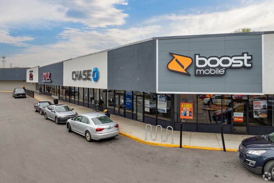 More Photos Of 800 N Kedzie Ave, Chicago Unknown For Lease