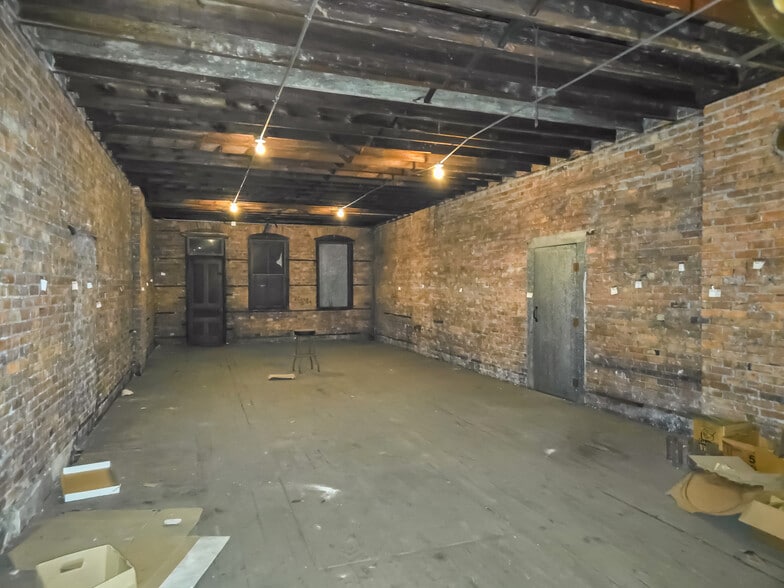 More Photos Of 2211 Gratiot Ave, Detroit Office For Sale