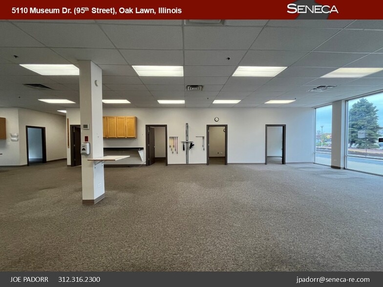 More Photos Of 5100-5116 Museum Dr, Oak Lawn General Retail For Lease