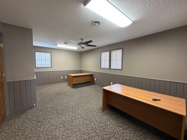 More Photos Of 730 W 21st St, South Sioux City Self Storage For Lease