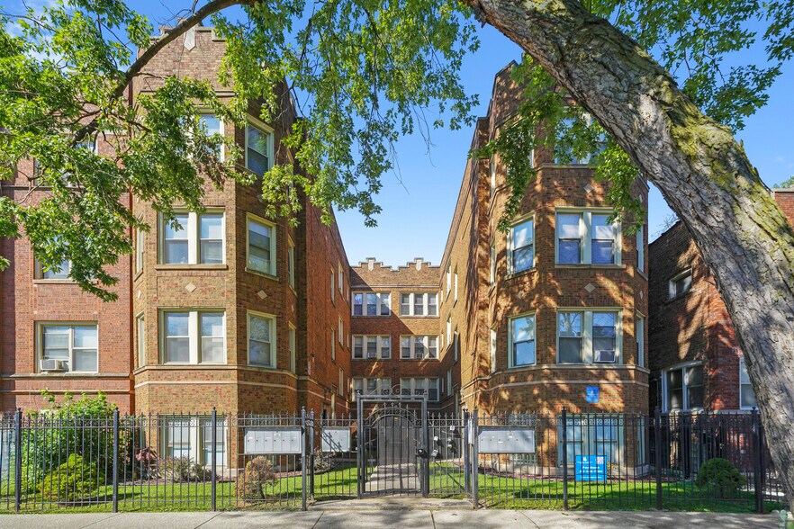 More Photos Of 7150 S Cornell Ave, Chicago Apartments For Sale