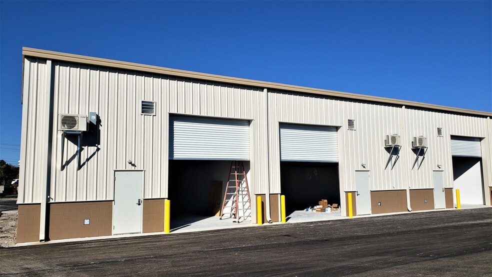 More Photos Of 640 4th Pl, Vero Beach Warehouse For Lease