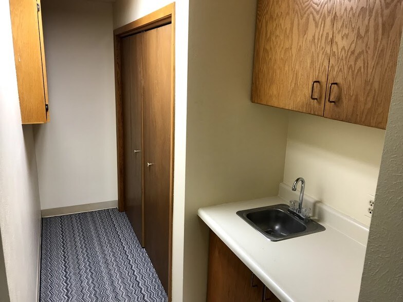 More Photos Of 3768 Norwood Dr, Littleton Warehouse For Lease