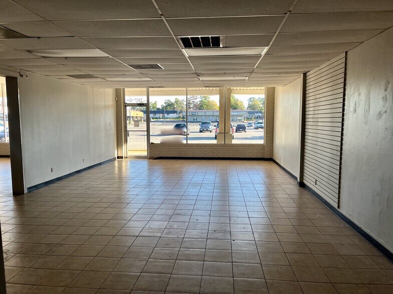 More Photos Of 2001-2017 Frazier St, Conroe Unknown For Sale