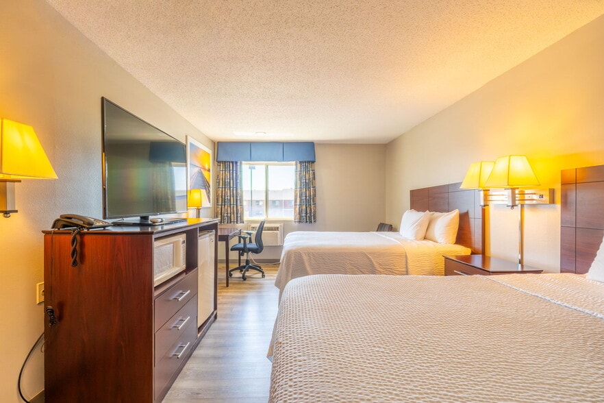 More Photos Of 3000 Singing Hills Blvd, Sioux City Hotel For Sale