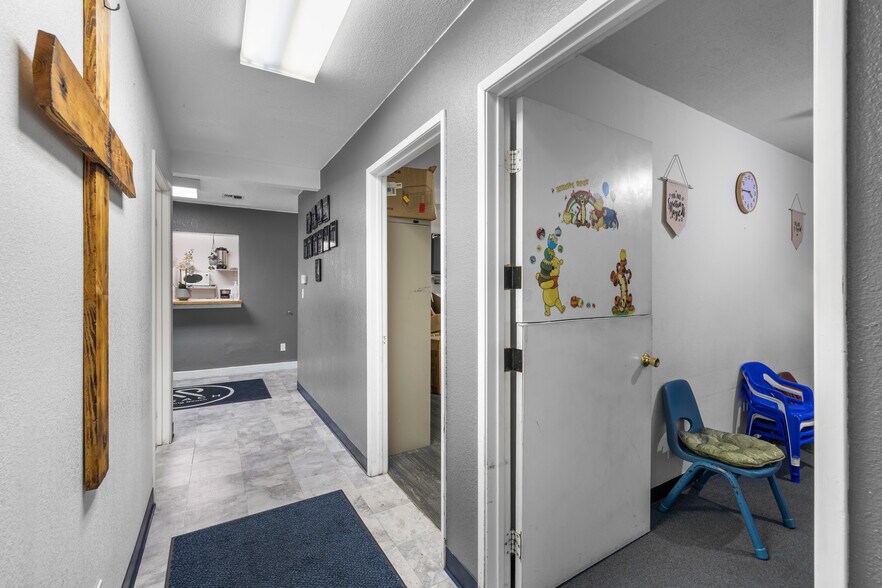 More Photos Of 6095 Atlantic Ave, Long Beach Restaurant For Sale
