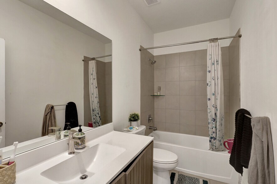 More Photos Of 15809 NW 91st Ct, Miami Lakes Specialty For Sale