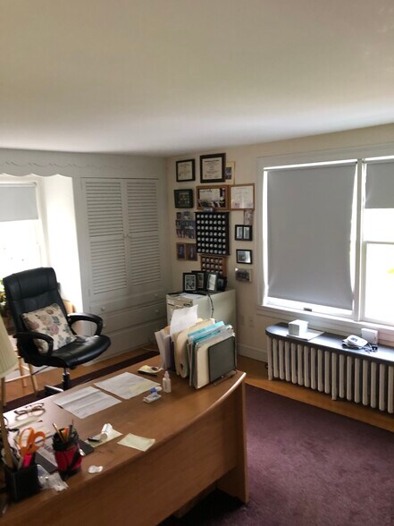 More Photos Of 270 N Sea Rd, Southampton Office For Lease