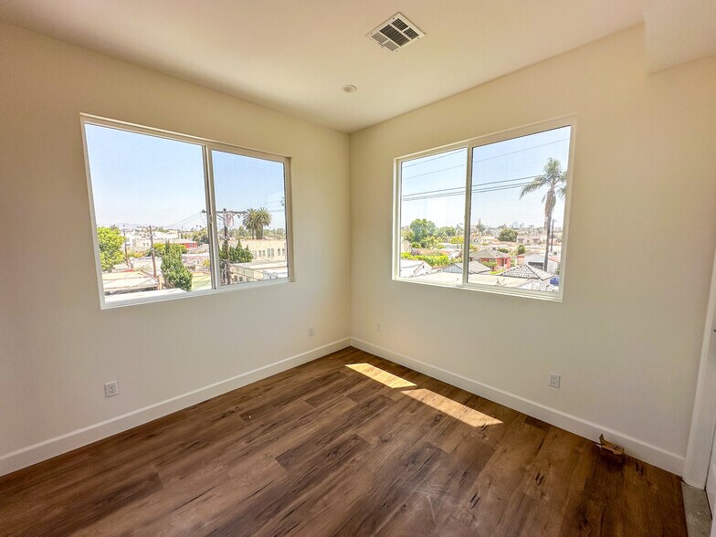 More Photos Of 2840 Wellington Rd, Los Angeles Multifamily For Sale