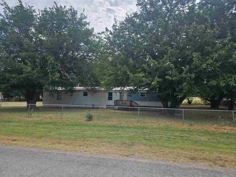 More Photos Of 67 Ash Ave, Elgin Trailer Camper Park For Sale