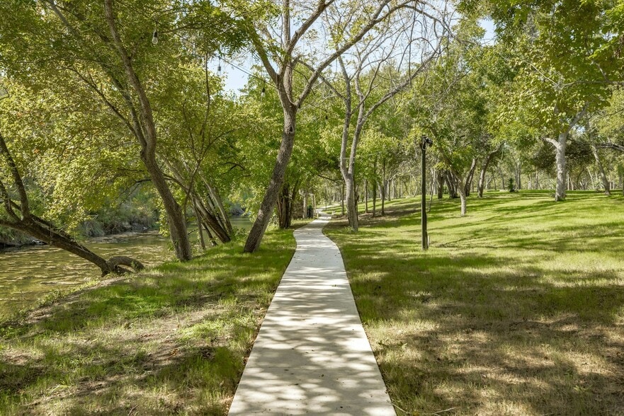 More Photos Of 1030 County Road 279, Liberty Hill Hotel For Sale