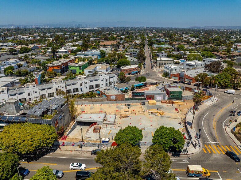 Primary Photo Of 881 Abbot Kinney blvd, Venice Apartments For Sale