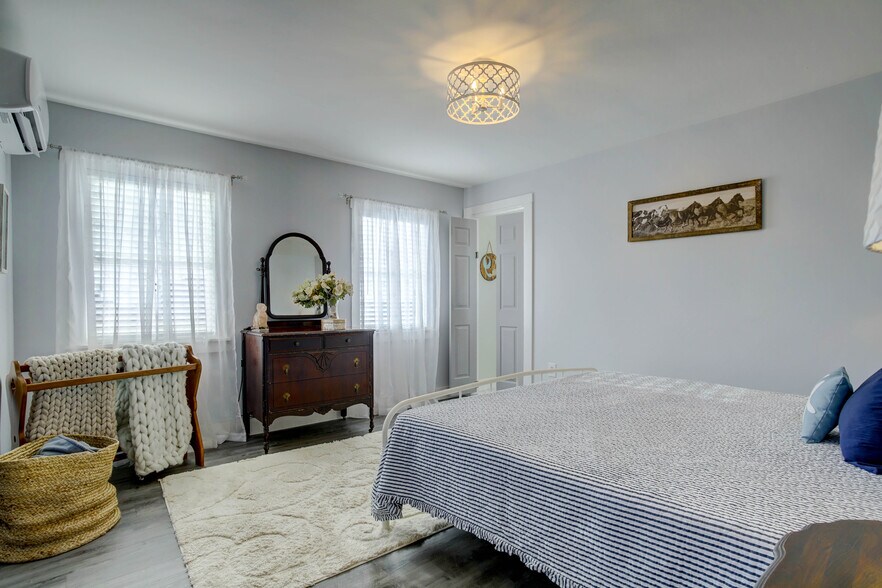 More Photos Of 3691 Main St, Chincoteague Marina For Sale