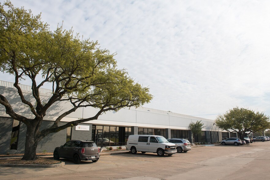 More Photos Of 8901-8933 Interchange Dr, Houston Unknown For Lease