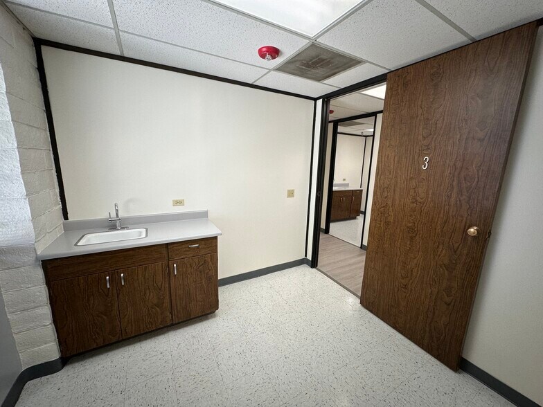 More Photos Of 2323 16th St, Bakersfield Medical For Lease