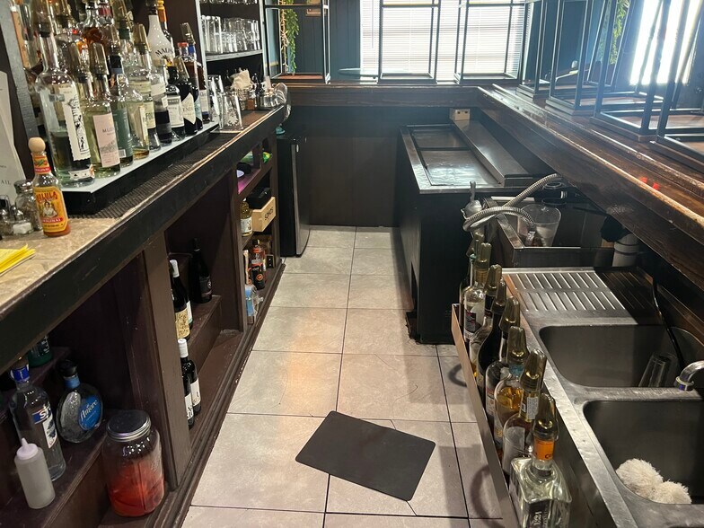 More Photos Of 447-465 Atlantic Ave, East Rockaway Storefront For Lease