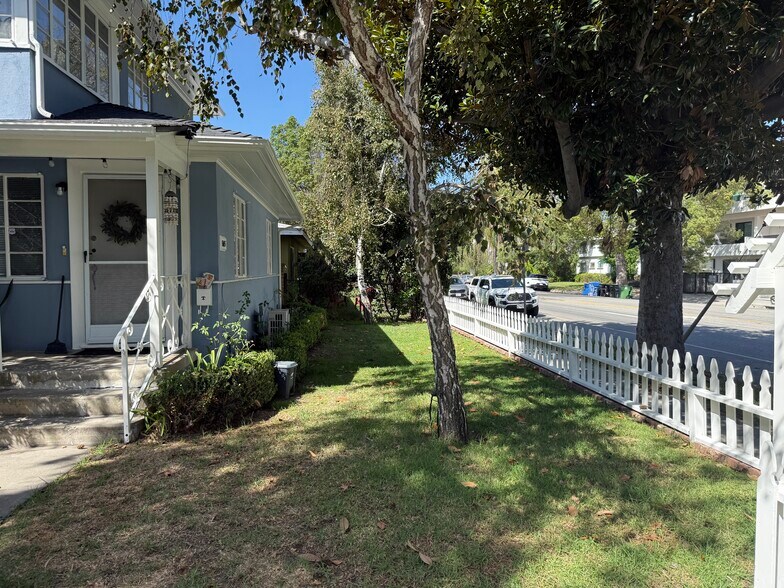 More Photos Of 5005 Cahuenga Blvd, North Hollywood Apartments For Sale