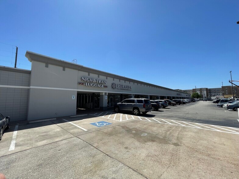 More Photos Of 5545-5591 Richmond Ave, Houston Unknown For Lease