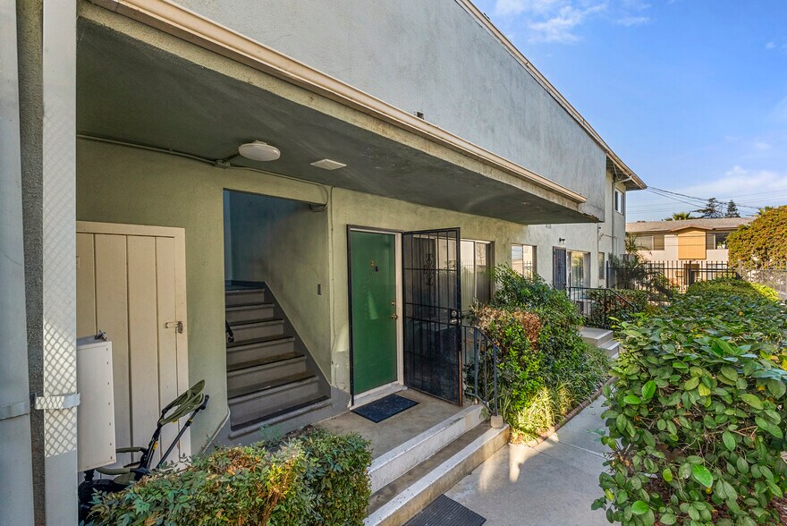More Photos Of 13520 Rye St, Sherman Oaks Apartments For Sale