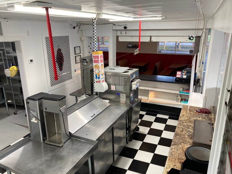More Photos Of 1401 N Highway 20, Cannon Falls Fast Food For Sale