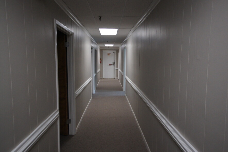 More Photos Of 2018 W Vernon Ave, Kinston Warehouse For Lease