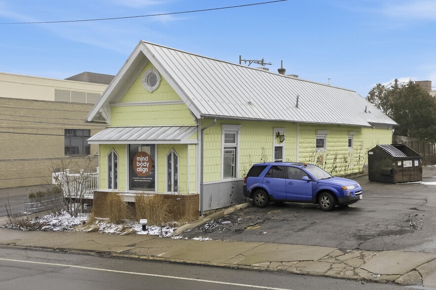 More Photos Of 20 N Mulberry St, Mansfield Office For Sale