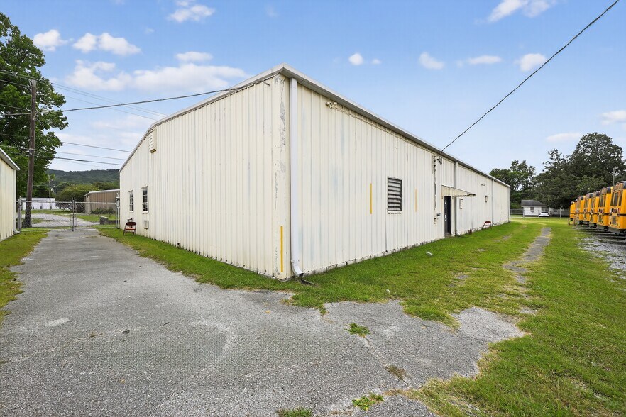 More Photos Of 512 S Wilmer Ave, Anniston Warehouse For Sale