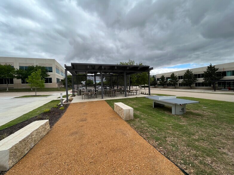 More Photos Of 7979 N Belt Line Rd, Irving Office For Lease