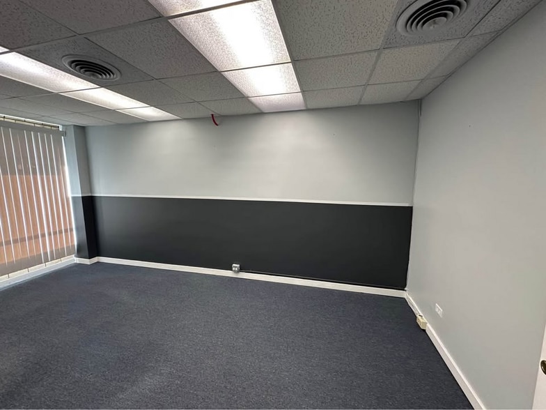 More Photos Of 3344 Ridge Rd, Lansing Apartments For Lease