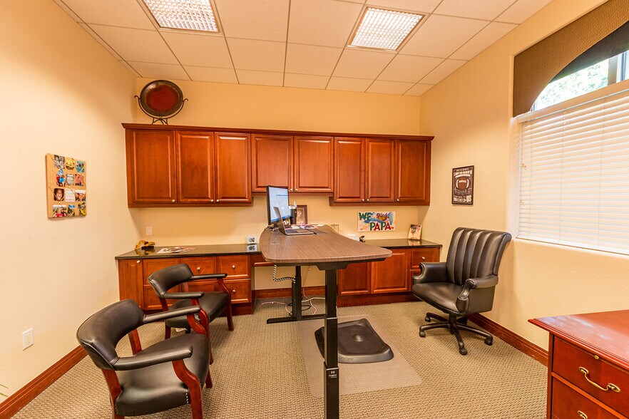 More Photos Of 8040 Southpark Ln, Littleton Office For Lease