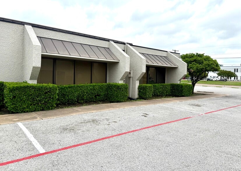 More Photos Of 2734 W Kingsley Rd, Garland Light Distribution For Lease