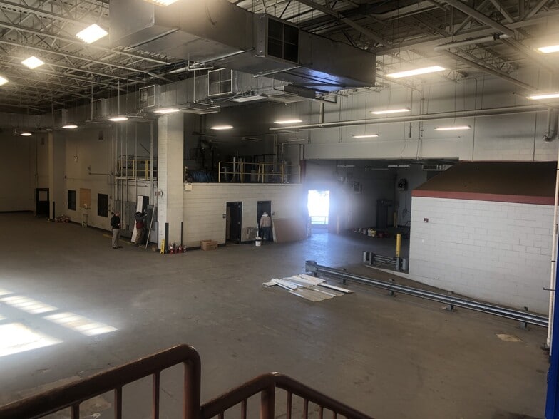 More Photos Of 1 E Main St, Ephrata Warehouse For Lease