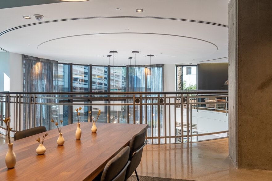 More Photos Of 200 E Van Buren St, Phoenix Office For Lease