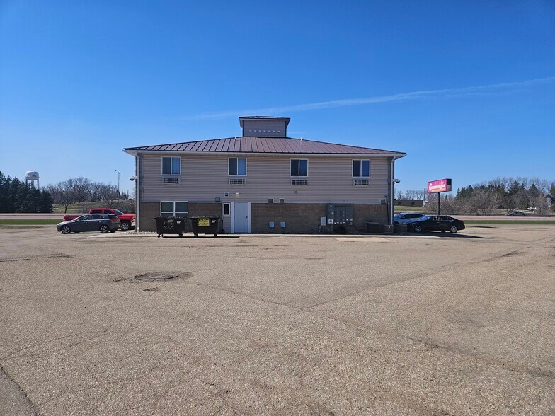 More Photos Of 1955 1st Ave N, Windom Hotel For Sale
